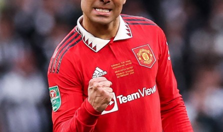 再见曼联！欧冠三连巨星委屈离队！主动降薪，态度端正，堪称典范|卡塞米罗|皇家马德里|战术|高薪|皇马_新浪体育_新浪新闻