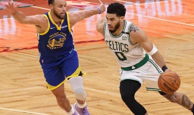 蜂鸟竞技-冠军绿勇收支勉强持平 超级合同拖垮NBA球队价值