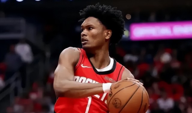 电竞赛事-火箭4小将再曝弊端！伊森阿门运球真垮，史密斯神经刀，申京撅腚|持球|阿尔佩伦-申京|艾米-乌度卡|费城76人队|泰雷塞·马克西_新浪体育_新浪新闻