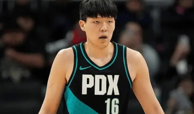 dota2比赛-杨瀚森刚猛一节又垮！首节完美辅助，次节1分钟被轰8-0，太被动了