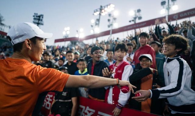 电竞比分网-昨天，商竣程的自我要求是“能不用手机就不用”