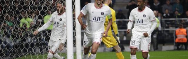 篮球直播-【法甲】10人巴黎3比0胜昂热 下轮不败即可锁定冠军