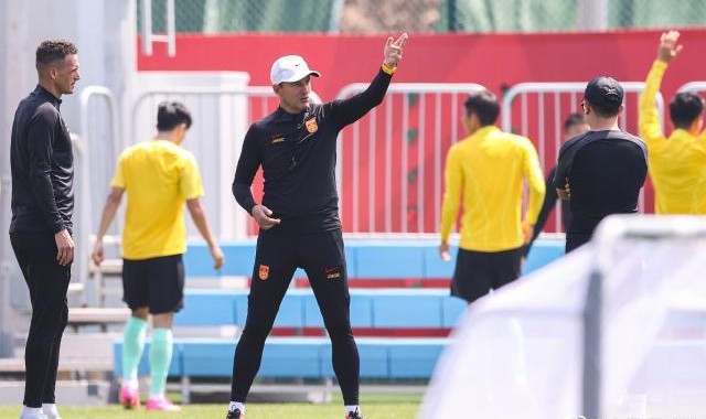 蜂鸟竞技APP-王燊超魏震回归 国足期待保持争胜信心剑指两连胜