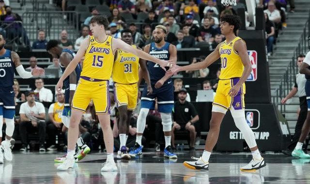 又是难求一胜的季前赛，今年的湖人跟去年有何不同